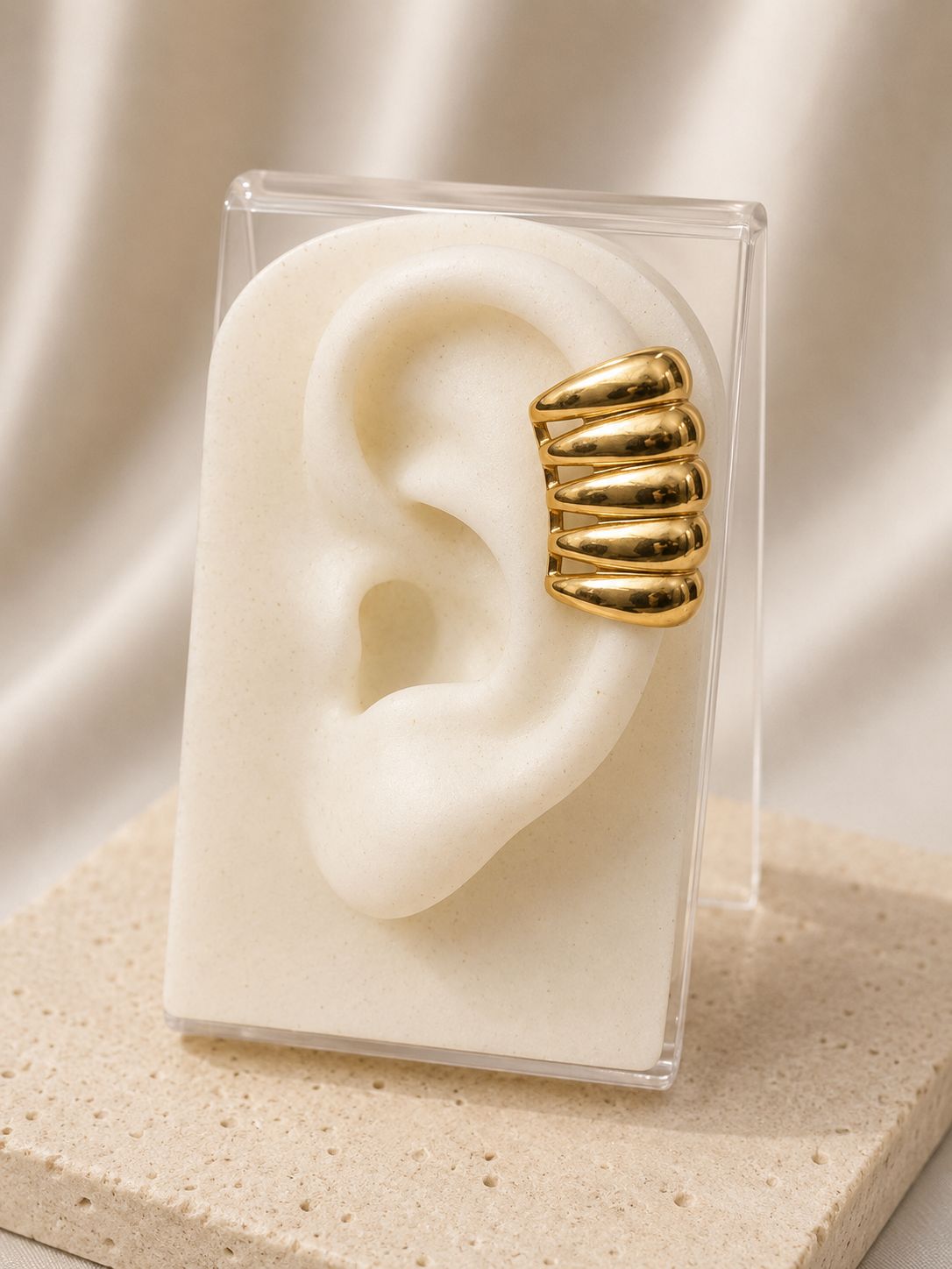 Ear Cuff de cinco bandas